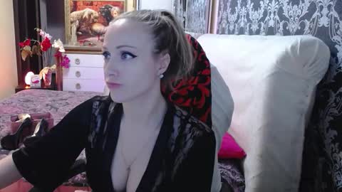 UrSecretTreasure88 online show from February 19, 9:49 am