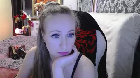 UrSecretTreasure88 online show from March 19, 11:47 am