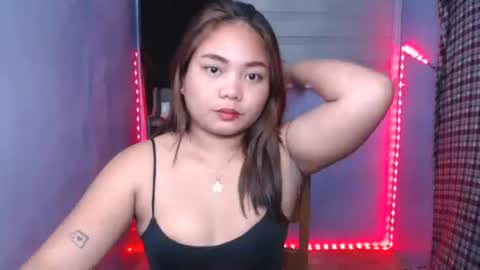 Snapshot of ursexy_ash chatting on January 18, 12:15 pm ash online show from January 18, 12:15 pm