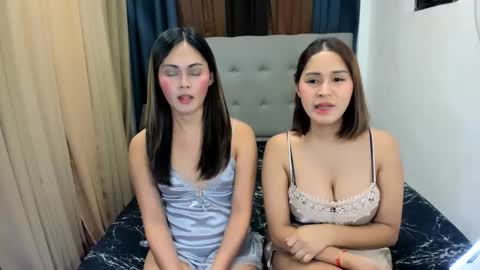 Snapshot of ursexygirl_04 chatting on February 22, 9:57 pm ursexygirl_04 online show from February 22, 9:57 pm