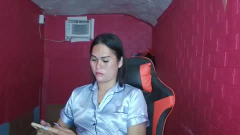 chiks online show from May 2, 6:13 pm