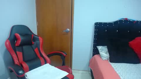 Snapshot of ursulawhite69 chatting on February 14, 12:18 am Eveling Blanco online show from February 14, 12:18 am