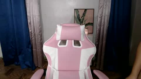 ursweet_zeviixx online show from January 28, 12:15 am