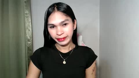 ursweet_zeviixx online show from November 9, 8:45 am