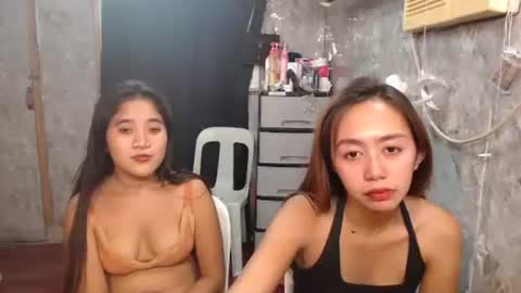ursweetpinky online show from May 3, 1:17 pm