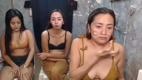 ursweetpinky online show from May 9, 12:27 am