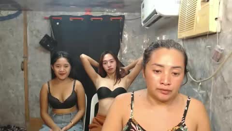 ursweetpinky online show from May 26, 12:17 am