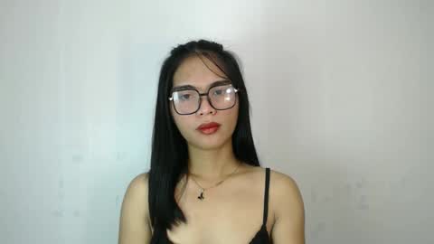 urtereshameow online show from April 3, 1:20 pm