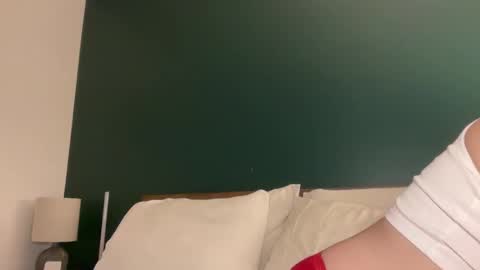 Snapshot of urwetdreamddd chatting on October 24, 12:08 am Dream online show from October 24, 12:08 am