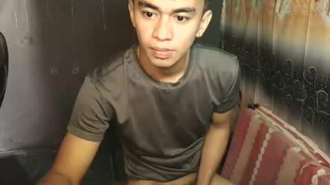 Snapshot of urwild_fuckerxx chatting on February 11, 1:32 am urwild_fuckerxx online show from February 11, 1:32 am