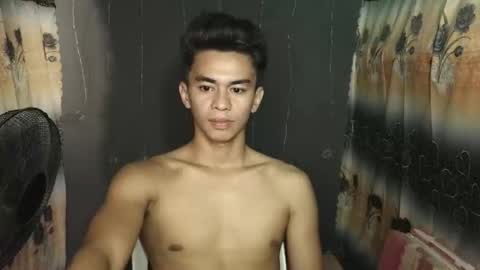 Snapshot of urwild_fuckerxx chatting on February 14, 1:35 am urwild_fuckerxx online show from February 14, 1:35 am