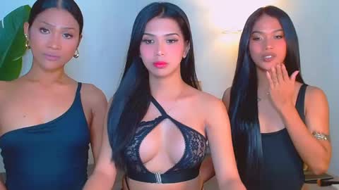 urwildest_margaret online show from April 11, 11:36 am