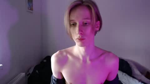 Snapshot of usuck364662 chatting on December 9, 7:06 am Excuse me online show from December 9, 7:06 am