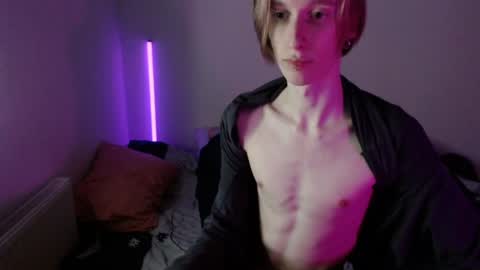 Snapshot of usuck364662 chatting on December 30, 11:37 am Excuse me online show from December 30, 11:37 am
