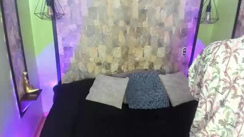 Snapshot of uyukie chatting on October 23, 11:31 am UYUKIE online show from October 23, 11:31 am