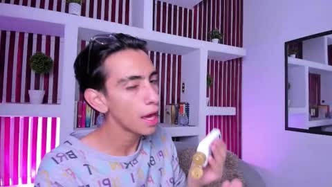 Snapshot of uyukie chatting on November 4, 12:04 pm UYUKIE online show from November 4, 12:04 pm