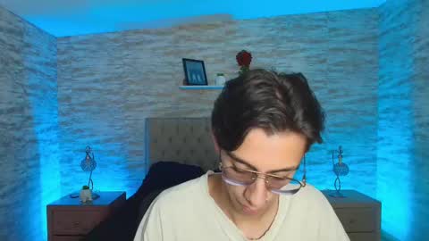 Snapshot of uyukie chatting on November 6, 11:44 am UYUKIE online show from November 6, 11:44 am