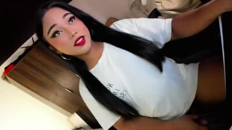 JESS - DONT FORGET TO FOLLOW ME AND GIVE ME THUMBS UP online show from June 11, 6:06 pm