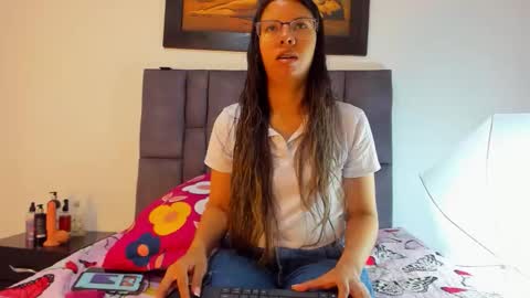 Vahiolet smith online show from February 11, 3:00 am