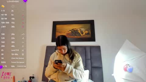 Vahiolet smith online show from April 10, 3:12 am