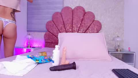 Vaiolet colls online show from February 17, 12:01 pm