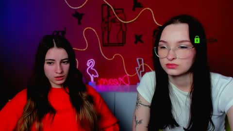 vaiolet_lovely online show from April 16, 5:19 am