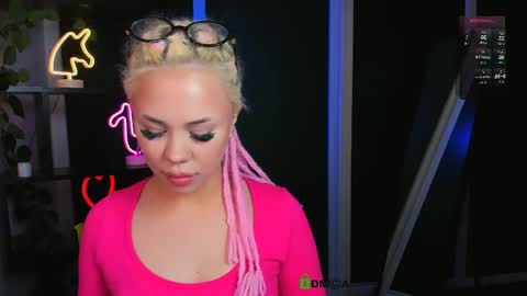 vaiolet_lovely online show from April 22, 7:00 am