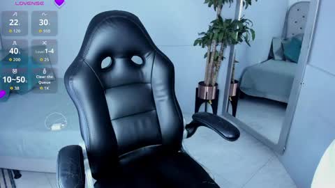 Vaioleth online show from May 2, 2:55 pm