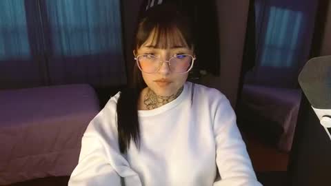 Snapshot of val_azuna chatting on November 11, 10:10 pm valentina online show from November 11, 10:10 pm