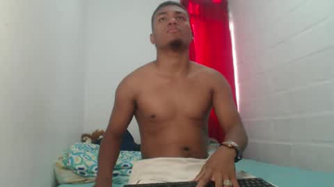 Snapshot of val_sex02 chatting on February 8, 5:39 pm val_sex02 online show from February 8, 5:39 pm