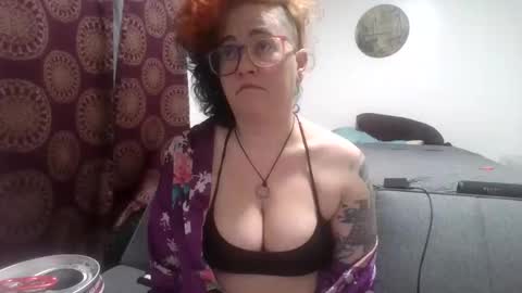 valarieak online show from November 5, 4:34 am