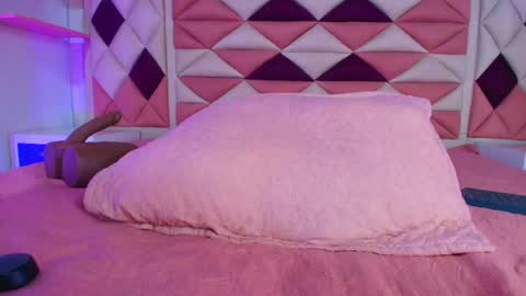 Snapshot of vale_castro1 chatting on September 26, 7:18 pm Valentina online show from September 26, 7:18 pm