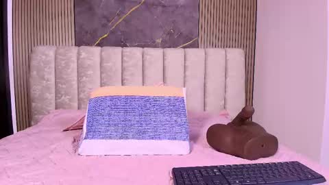 Valentina online show from December 2, 7:20 pm