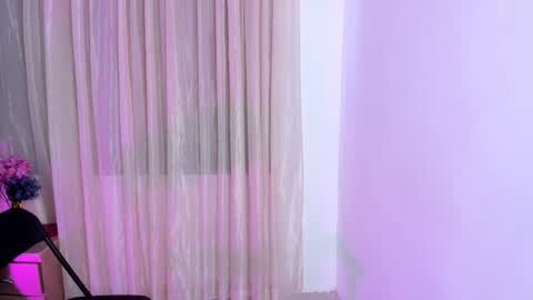 HI IM NEW online show from October 2, 1:29 pm