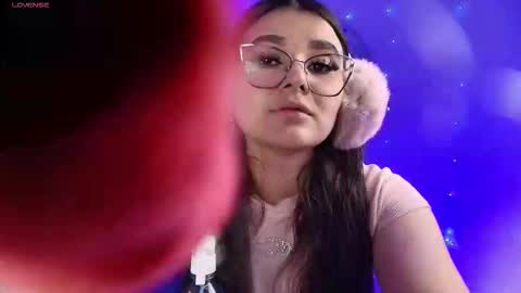 Tifanny  online show from December 16, 7:52 pm