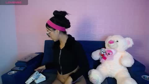 Snapshot of valen_sw_18 chatting on November 13, 3:27 am valen_sw_18 online show from November 13, 3:27 am