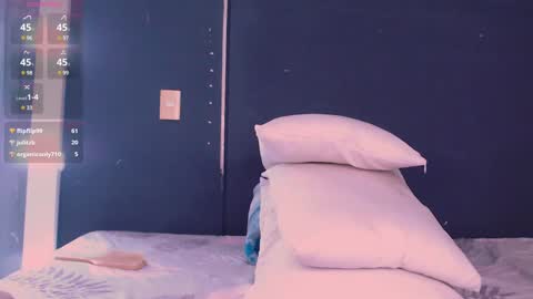 IG-valen mendoza99  twitter valenthompson99 online show from December 11, 7:09 am