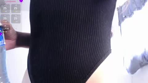 IG-valen mendoza99  twitter valenthompson99 online show from March 14, 6:13 pm