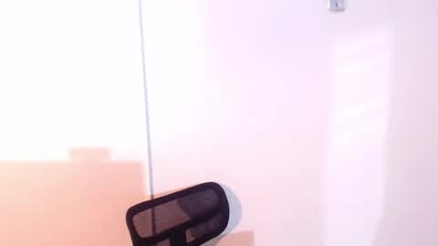 Snapshot of valen_tina33 chatting on June 30, 4:46 am Valentina online show from June 30, 4:46 am