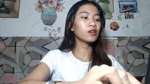Snapshot of valenciasumney chatting on July 11, 4:10 pm Camille online show from July 11, 4:10 pm