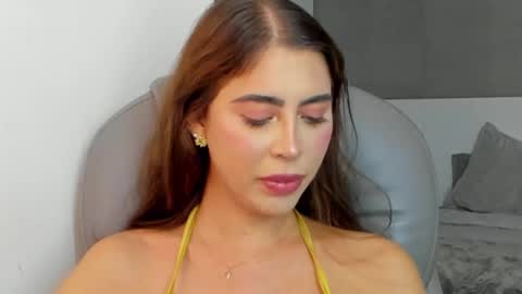 Snapshot of valenjonex chatting on January 14, 11:27 pm Angela online show from January 14, 11:27 pm