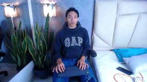 Valenor online show from October 25, 5:04 am