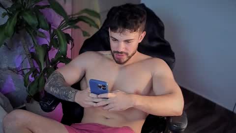 valenthinoking online show from September 10, 11:27 pm