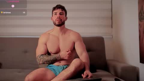 valenthinoking online show from October 12, 5:39 am