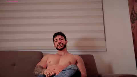 valenthinoking online show from October 26, 5:57 am