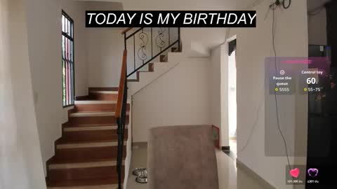 Snapshot of valentina__os chatting on February 20, 5:02 pm Valentina online show from February 20, 5:02 pm