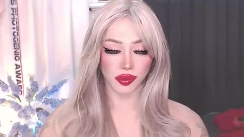 Amanda online show from April 7, 1:55 pm