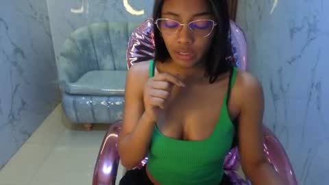 Snapshot of valentina_gomez_s chatting on June 29, 12:38 pm Valentina online show from June 29, 12:38 pm