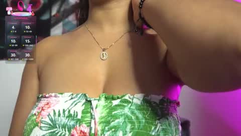 Snapshot of valentina_king18 chatting on October 28, 11:25 am VALENTINA online show from October 28, 11:25 am