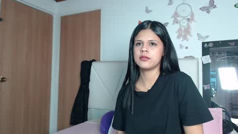 Snapshot of valentina_more chatting on May 3, 3:01 am valentina online show from May 3, 3:01 am